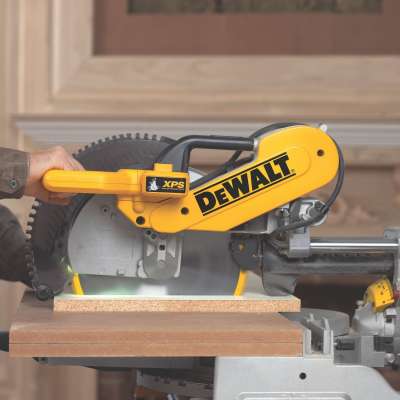 Пила торцовочная DeWalt DWS 780