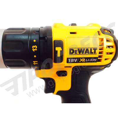 Аккумуляторная дрель ударная DeWalt DСD785C2-QW